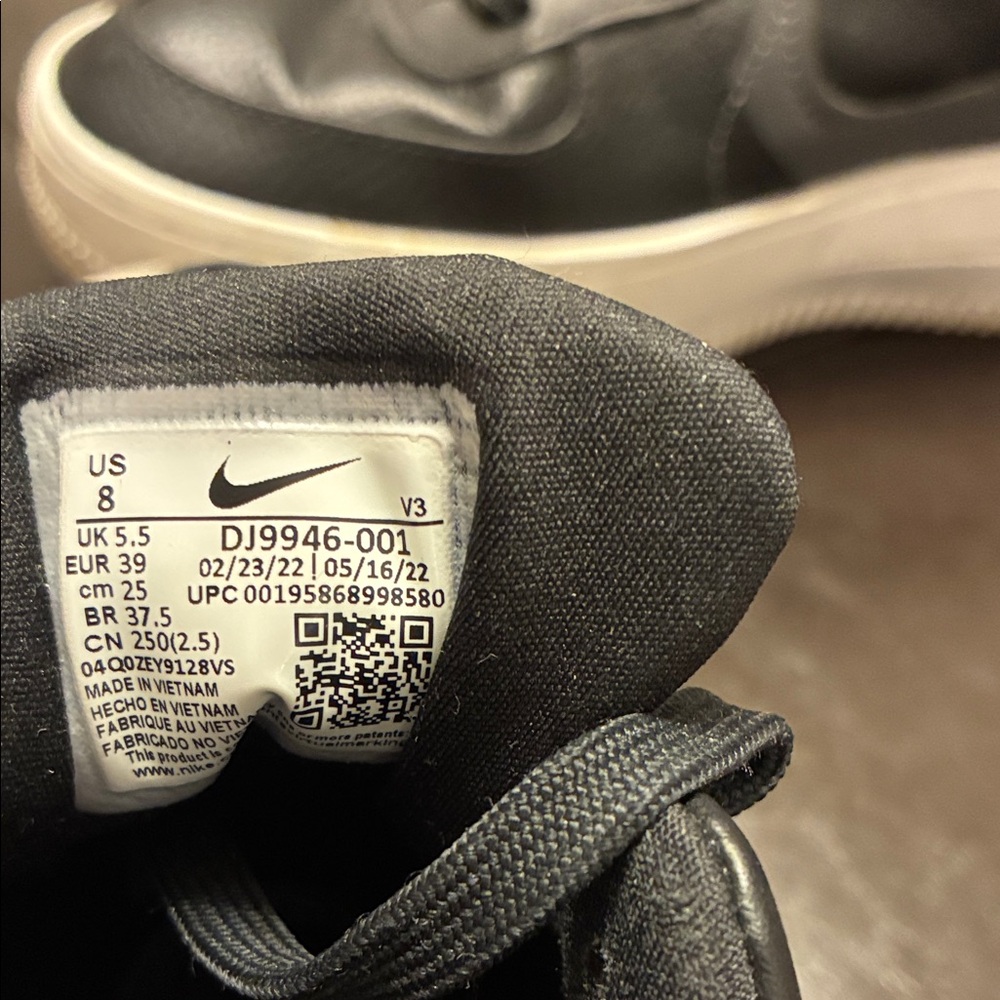 Nike Air Force 1 Black and White Athletic Shoes - Picture 2 of 3